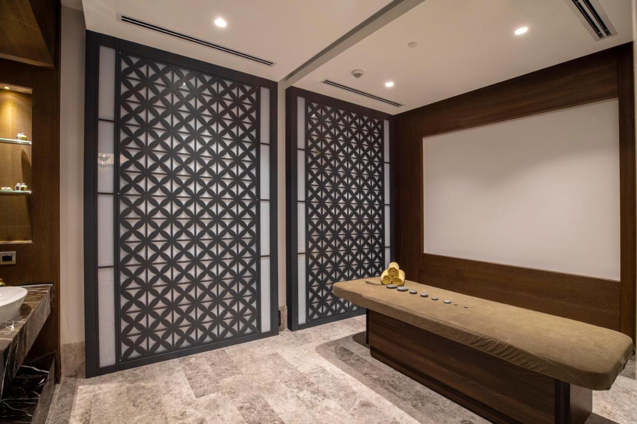 Wish More Hotel Sisli Estambul Exterior foto A treatment room at the spa