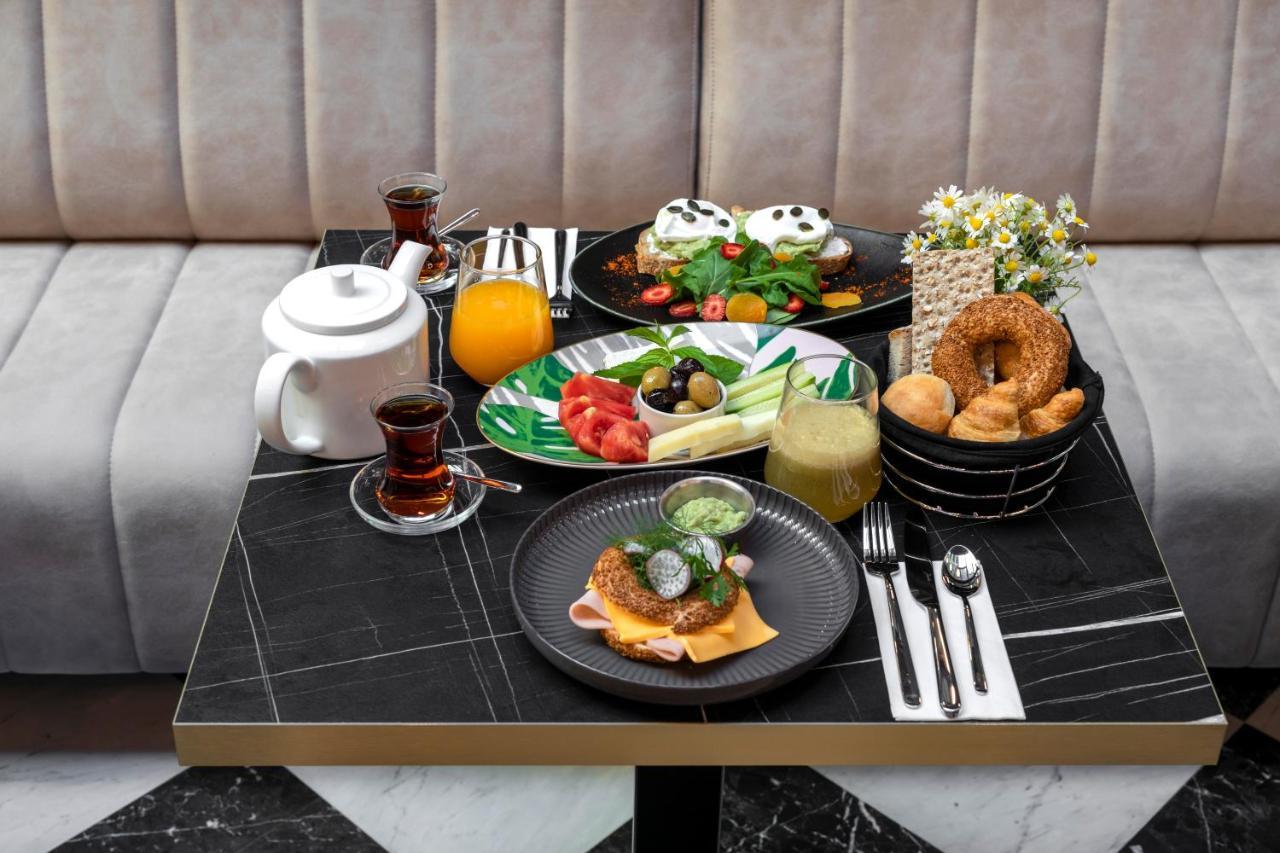 Wish More Hotel Sisli Estambul Exterior foto Turkish breakfast