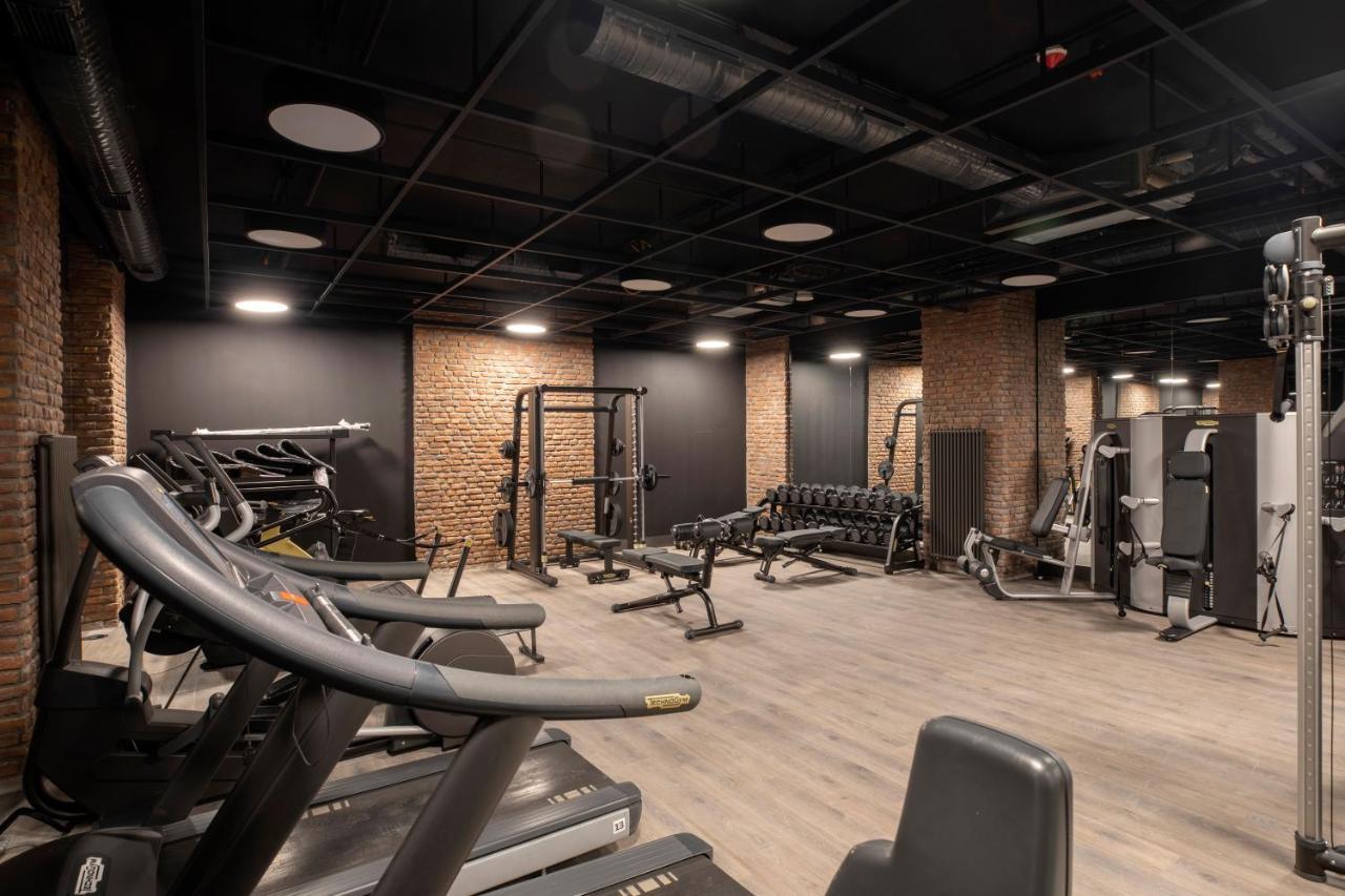 Wish More Hotel Sisli Estambul Exterior foto The gym at the 2018 complex